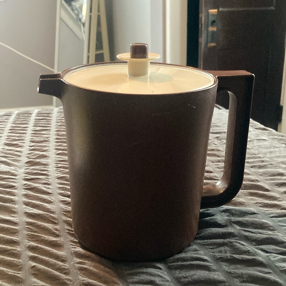Vintage Tupperwear Pitcher, Brown, Excellent Condition,